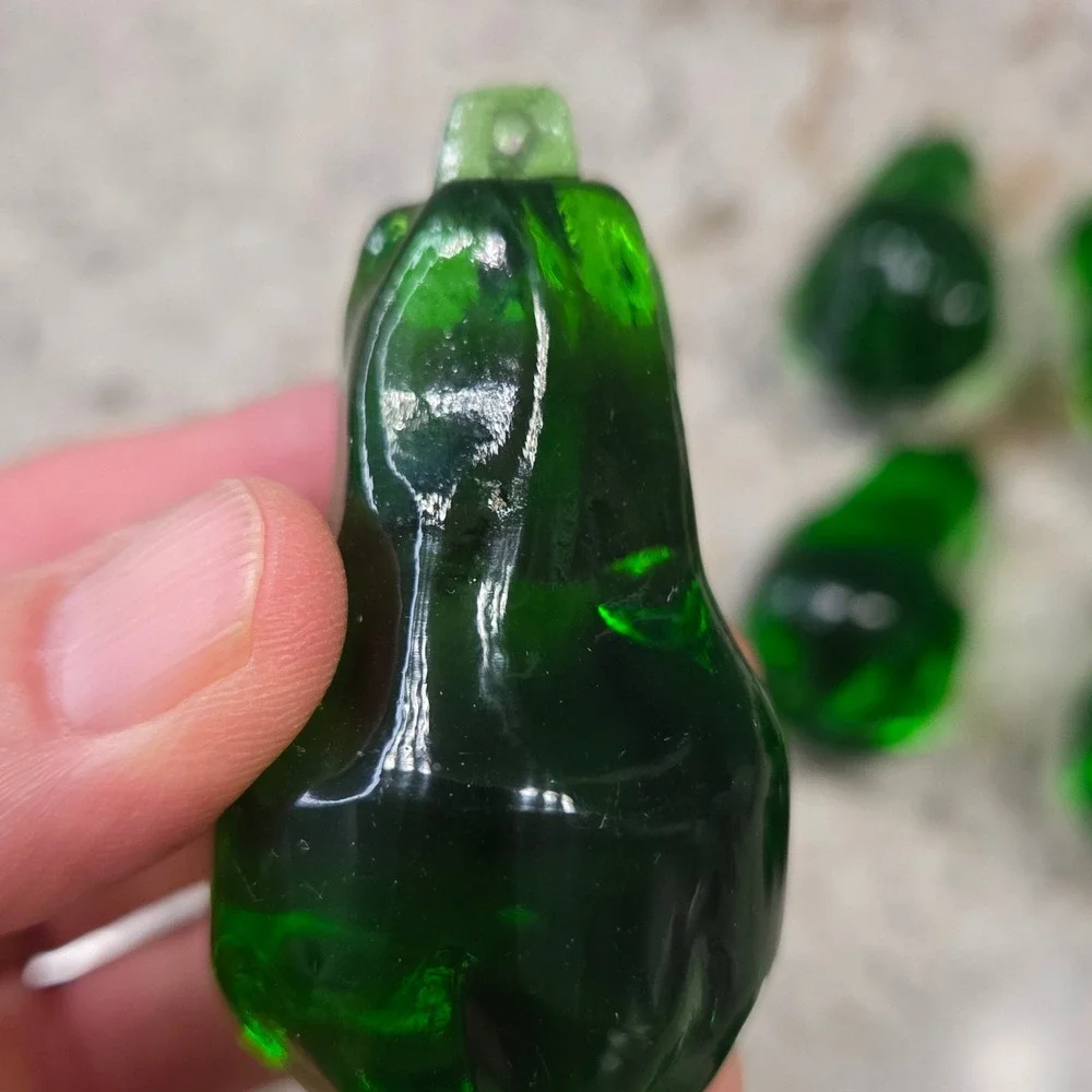 Vintage‎ 14 Green Solid Glass Pear Ornaments Pendants Christmas